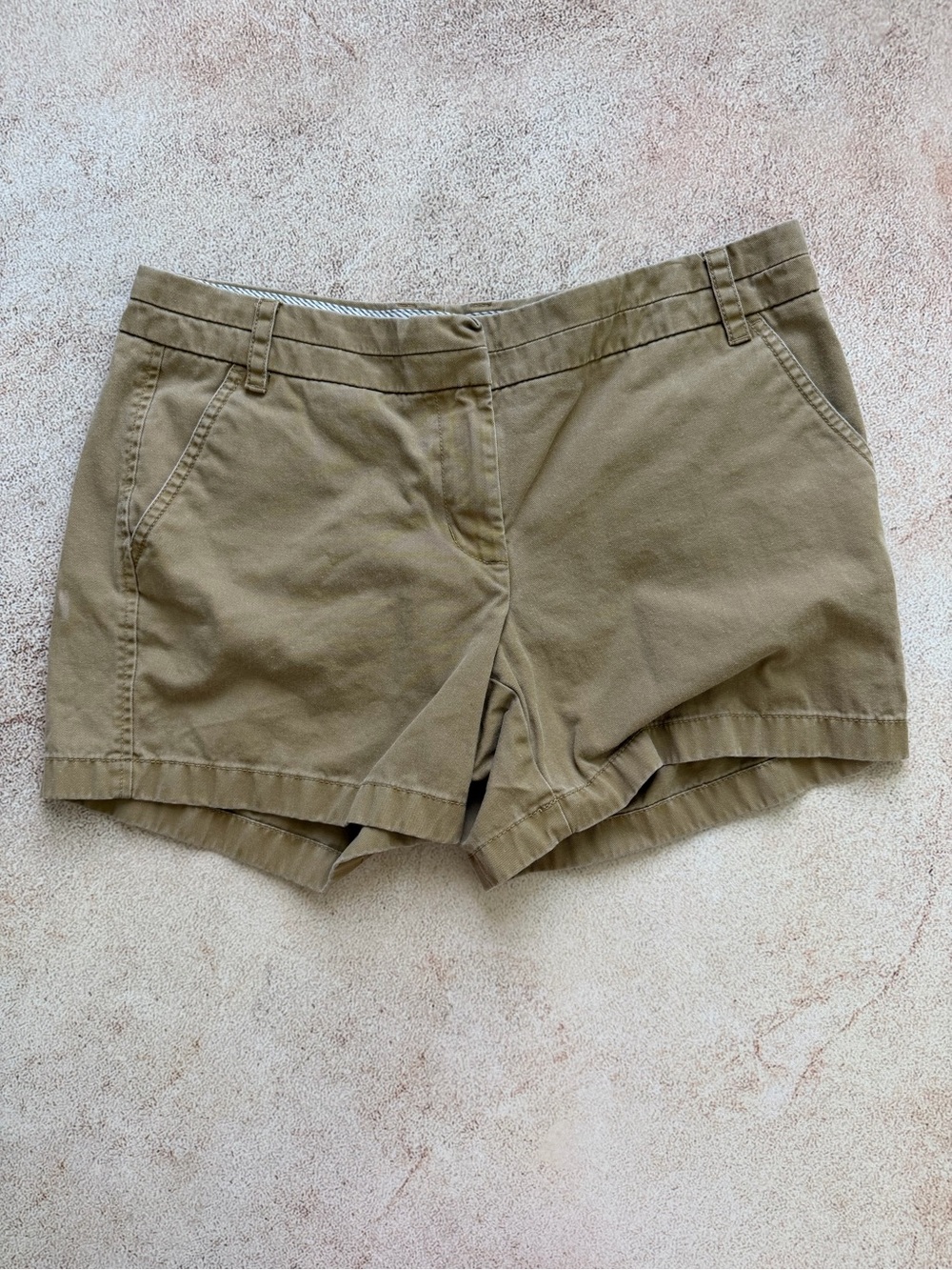 Women’s J Crew Classic Cotton Chino Shorts in Khaki